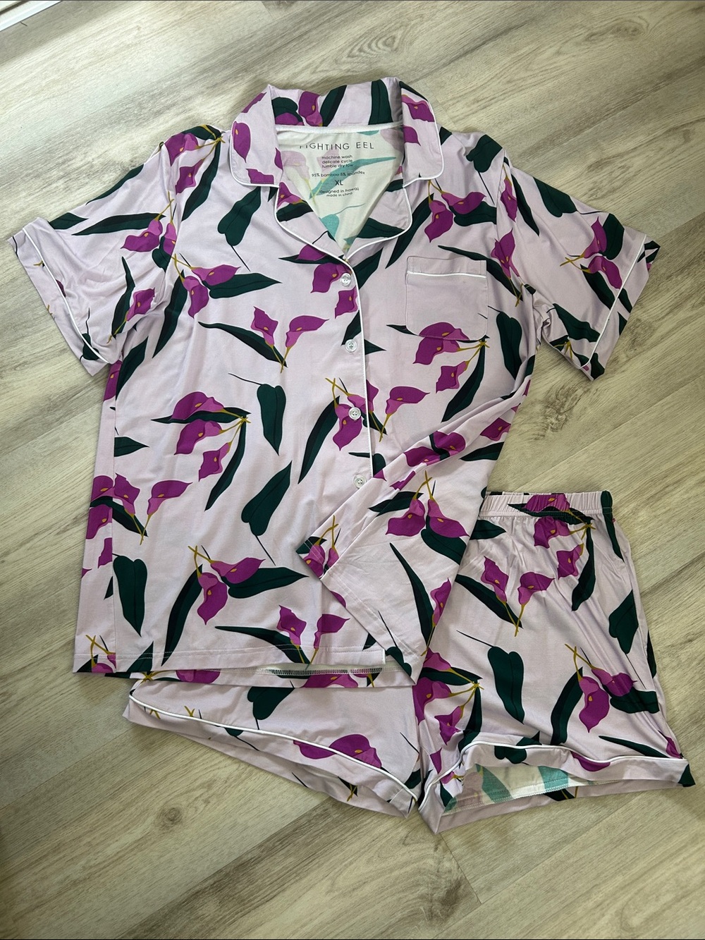 NWOT Fighting Eel Pajamas in Calla Lily XL